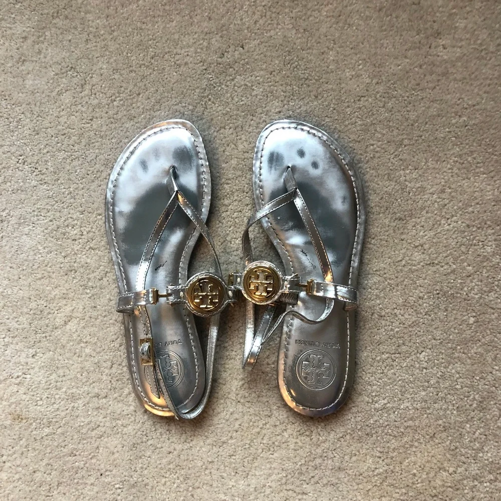 Tory Burch Silver Metallic Miller Thong Sandals - Picture 1 of 4